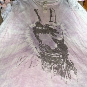 Magnolia Pearl Lauren Daigle tee
